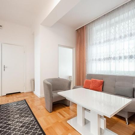 ורשה Plac Zbawiciela 3-Bedroom Apartment מראה חיצוני תמונה