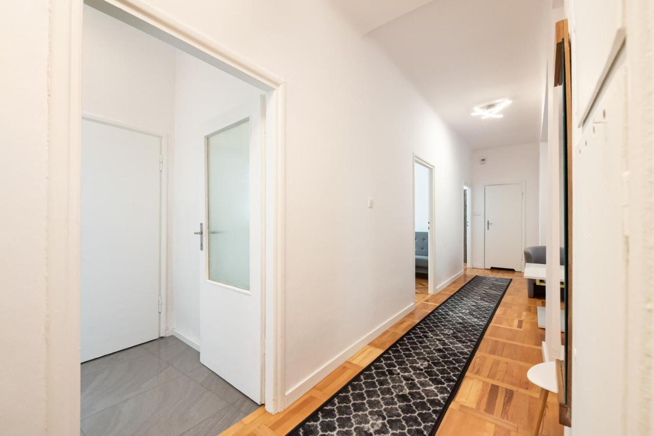 ורשה Plac Zbawiciela 3-Bedroom Apartment מראה חיצוני תמונה