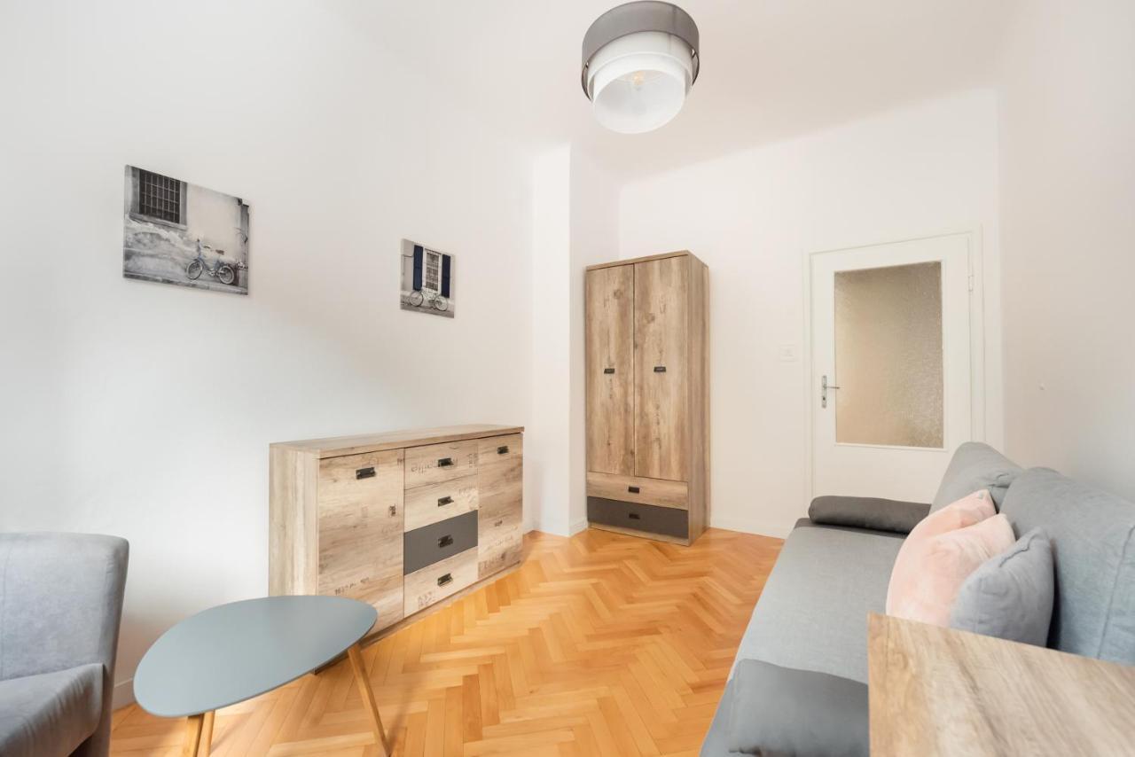 ורשה Plac Zbawiciela 3-Bedroom Apartment מראה חיצוני תמונה