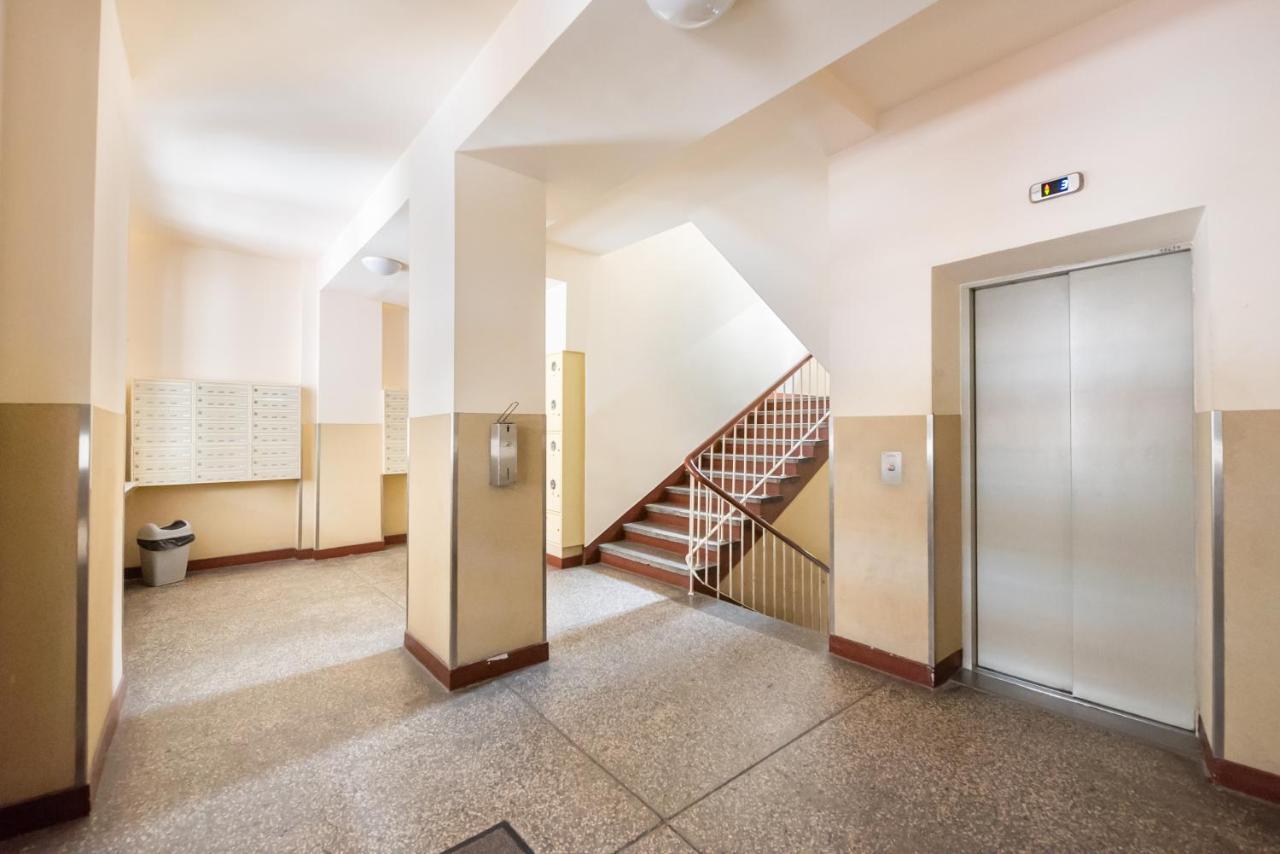 ורשה Plac Zbawiciela 3-Bedroom Apartment מראה חיצוני תמונה